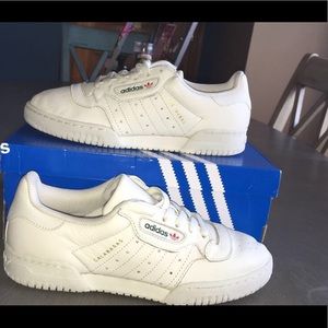 Yeezy powerphase cream size 6
